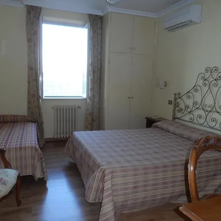 Lucia Pagnanelli Hotel 2*